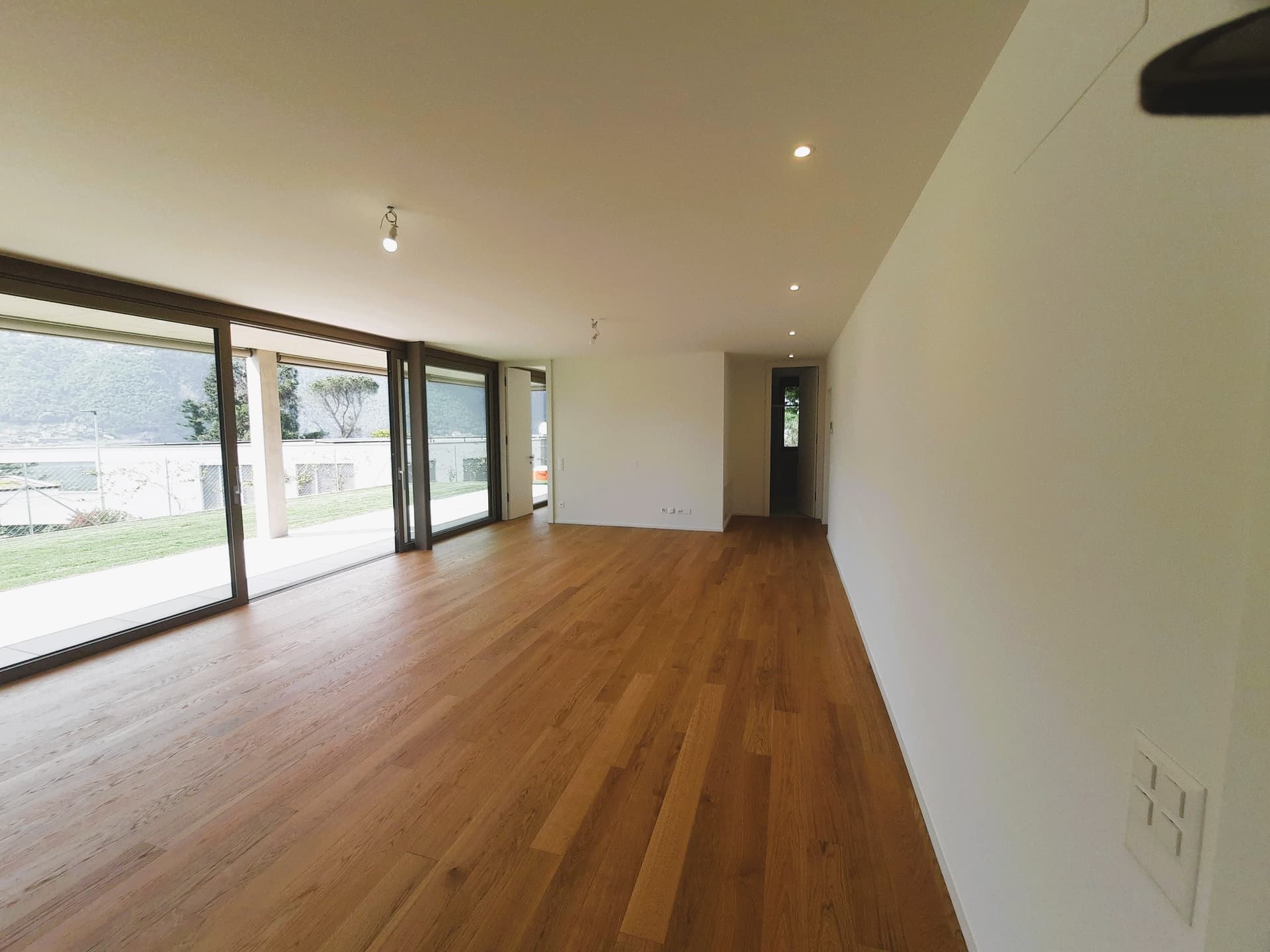 NEW 2.5 ROOM APARTMENT, LARGE GARDEN AND LAKE VIEW