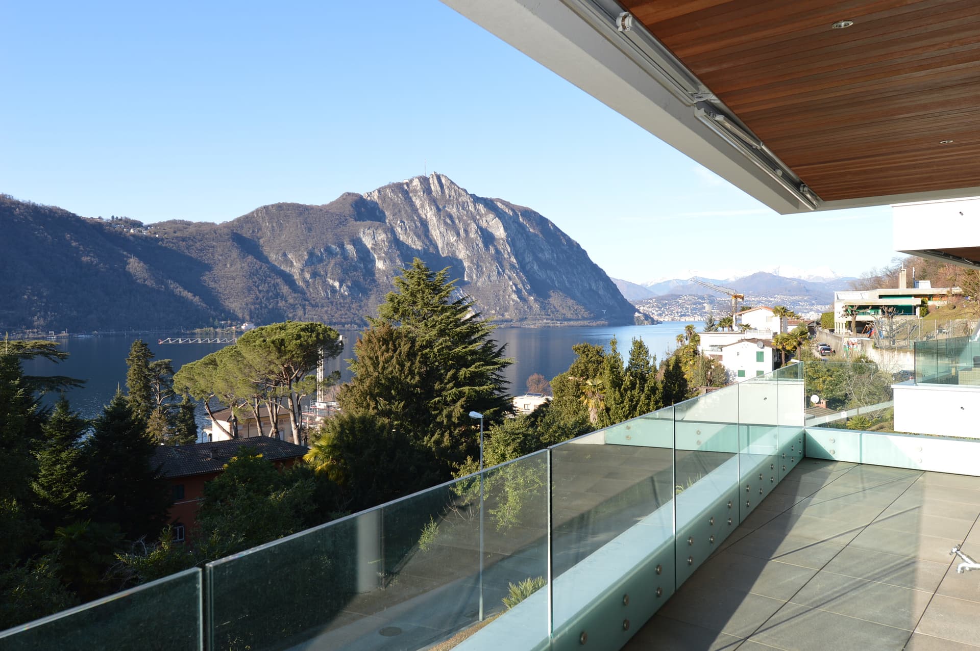 SUNNY 4.5 ROOM APARTMENT WITH LAKE VIEW - ALSO RENT TO BUY