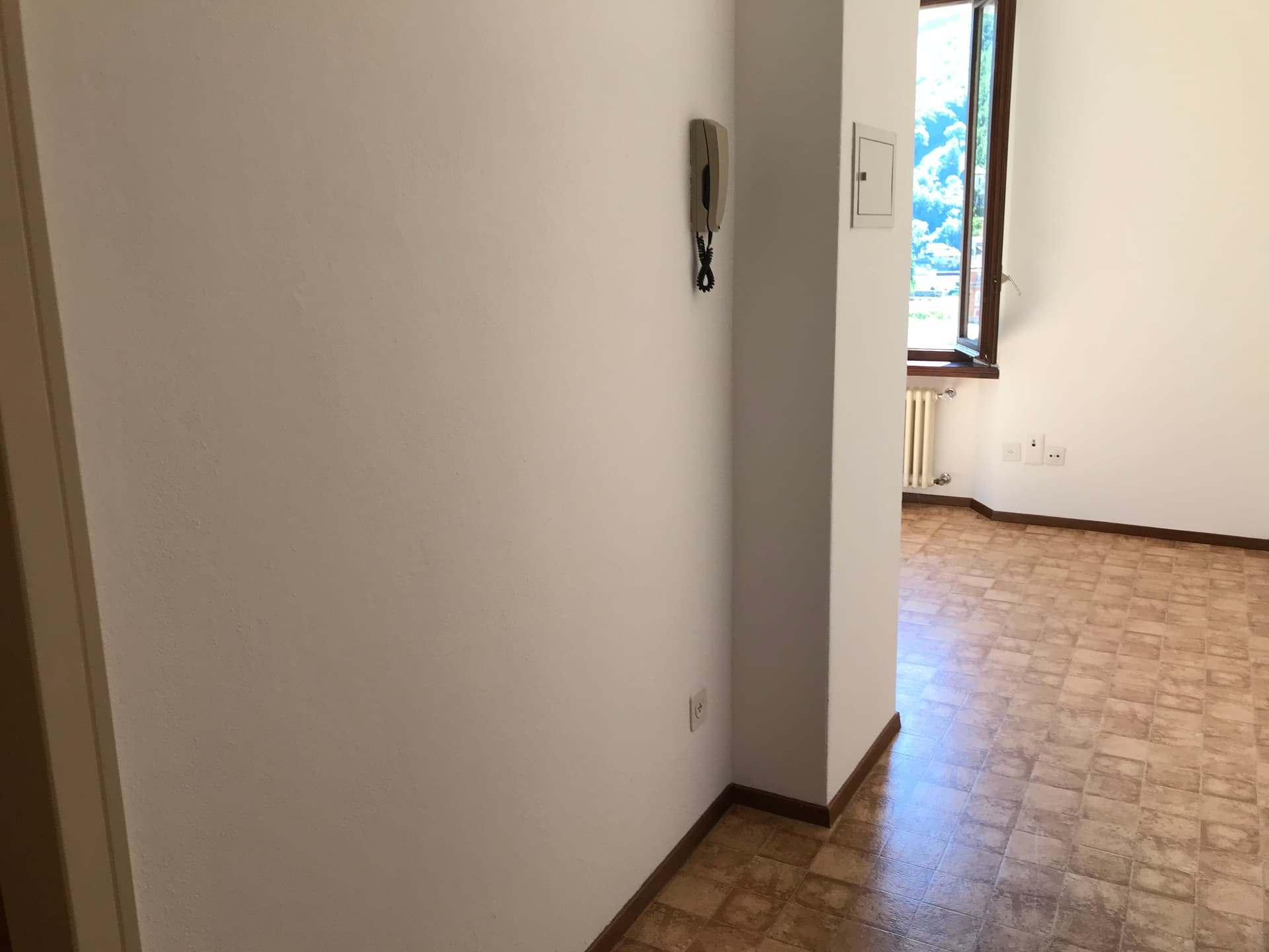 2.5 ROOM APARTMENT - 2ND FLOOR - SHARED GARDEN