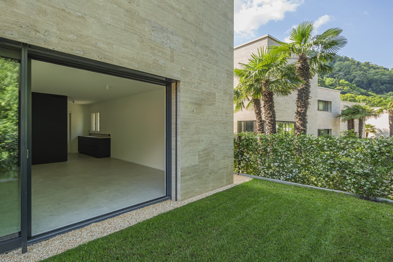 NEW 4.5-ROOM HOUSE WITH GARDEN