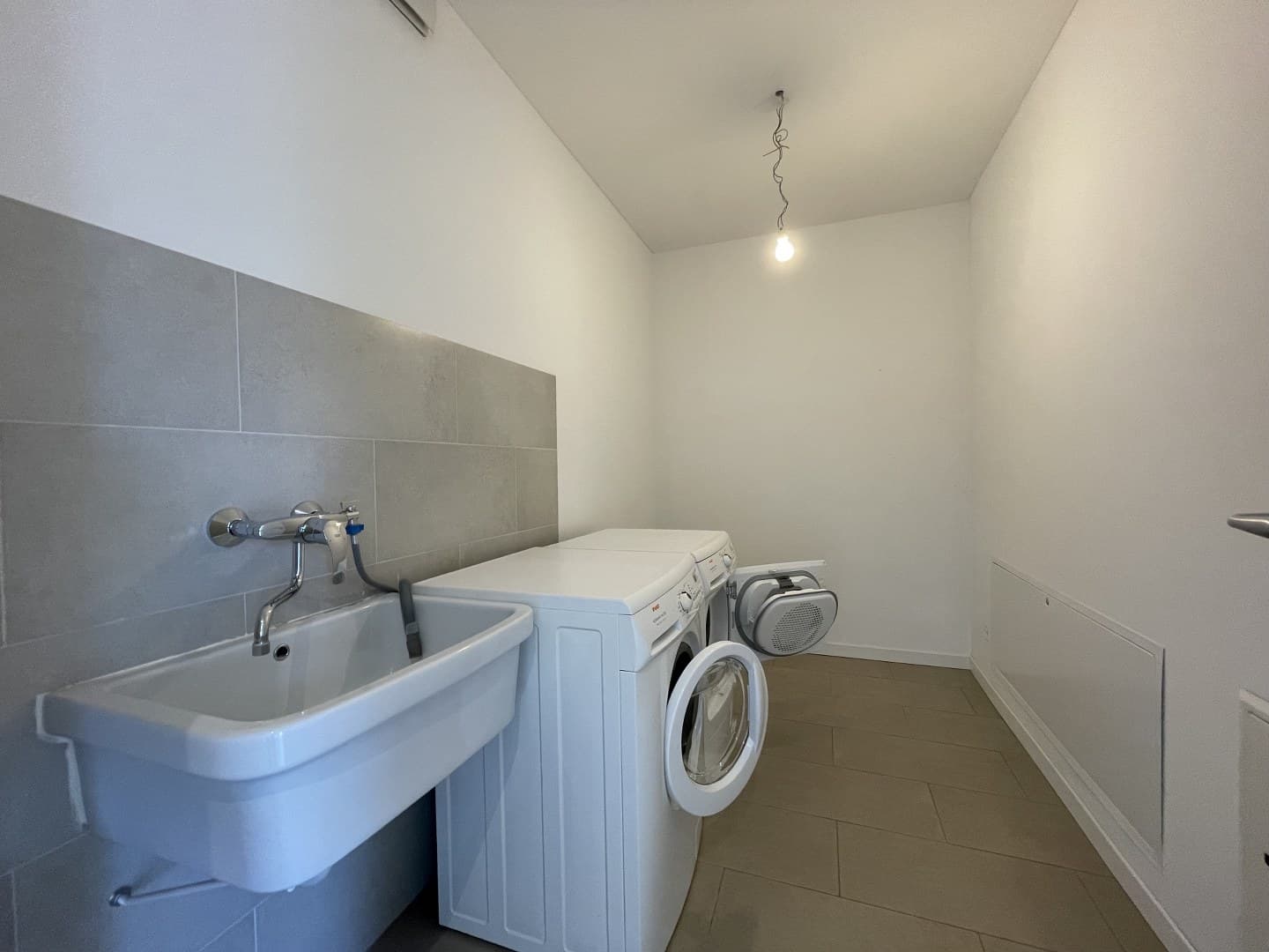 4.5 ROOM APARTMENT WITH LARGE TERRACE AND OPEN VIEW