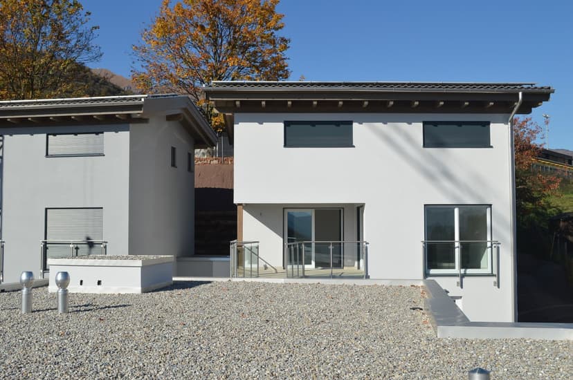 SINGLE-FAMILY VILLA 5.5 ROOM WITH GARDEN