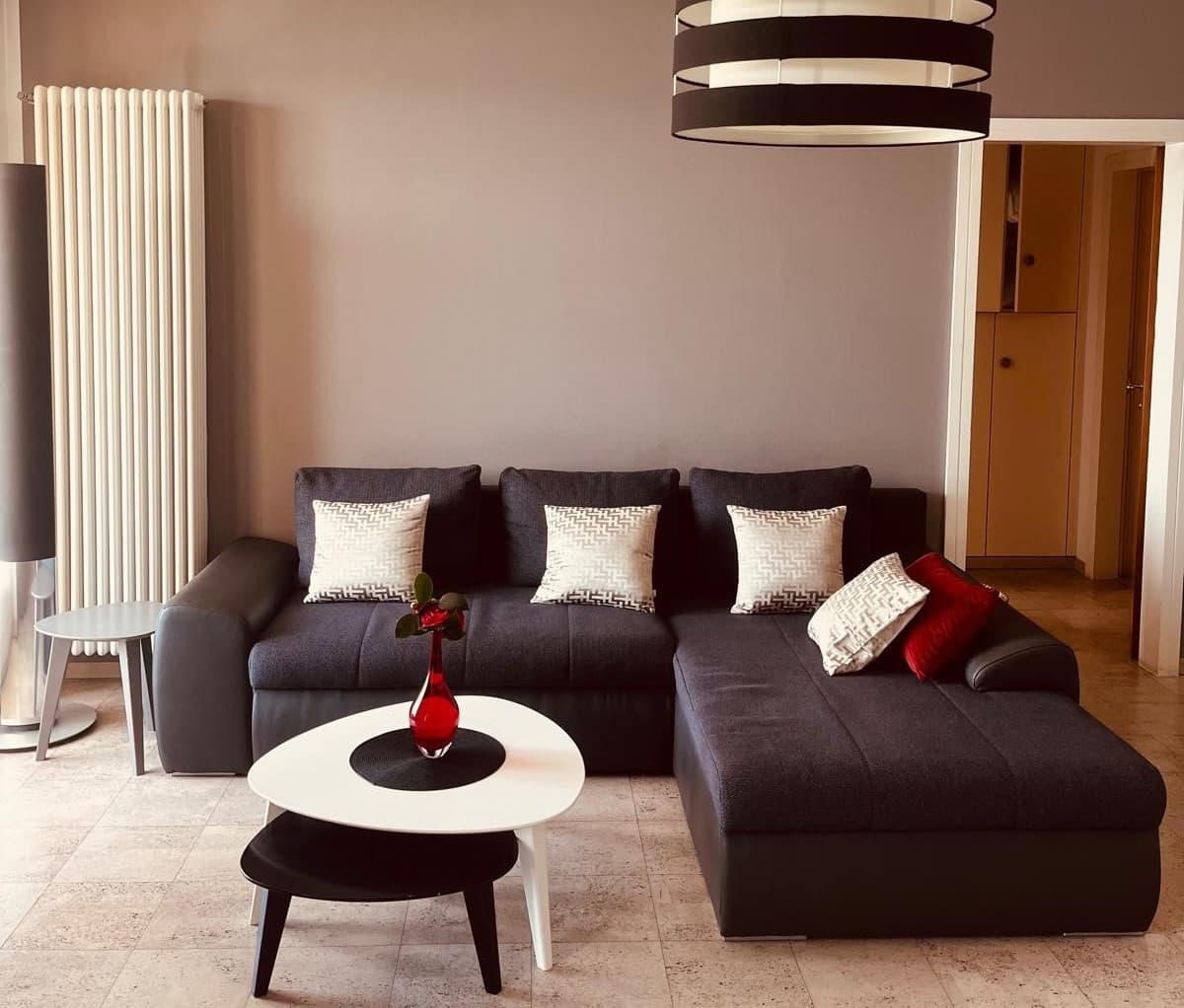 2.5 ROOM APARTMENT WITH WONDERFUL LAKE VIEW