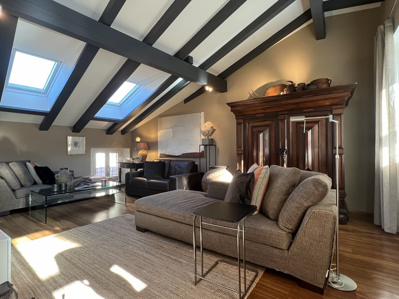 ELEGANT 3.5 ROOM APARTMENT IN THE HEART OF TOWN