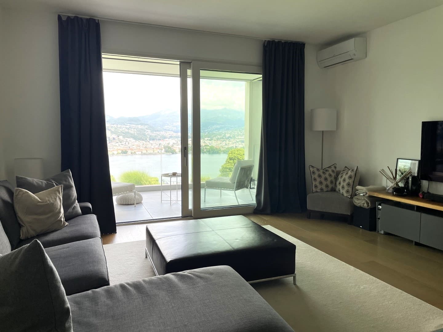 3.5 ROOM APARTMENT WITH MAGNIFICENT LAKE VIEW
