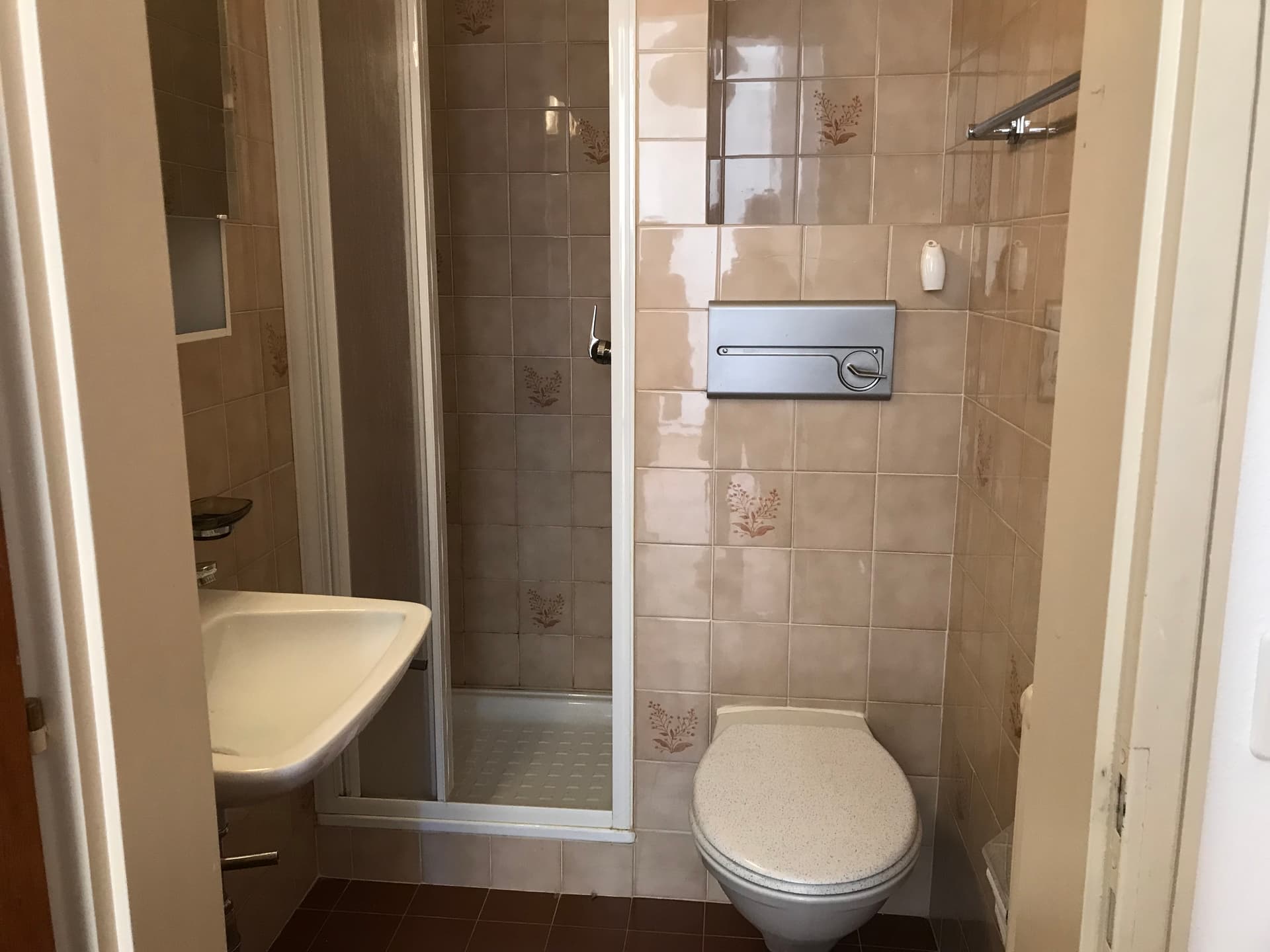 2.5 ROOM APARTMENT - 2ND FLOOR - SHARED GARDEN