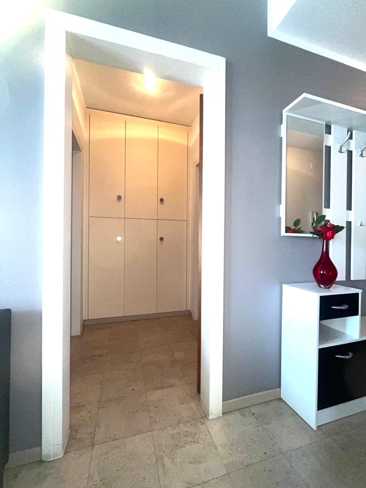 2.5 ROOM APARTMENT WITH WONDERFUL LAKE VIEW