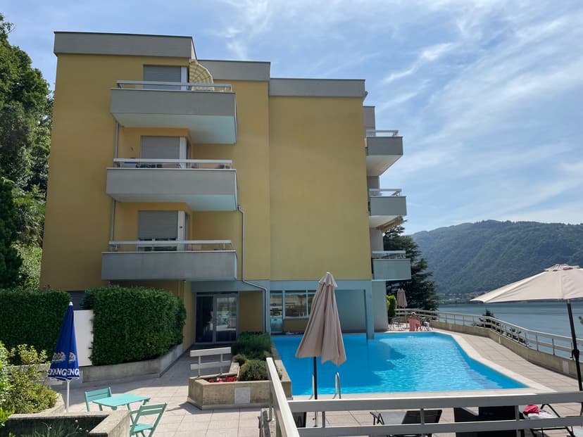  RENOVATED 2.5 ROOM APARTMENT, LOVELY LAKE VIEW