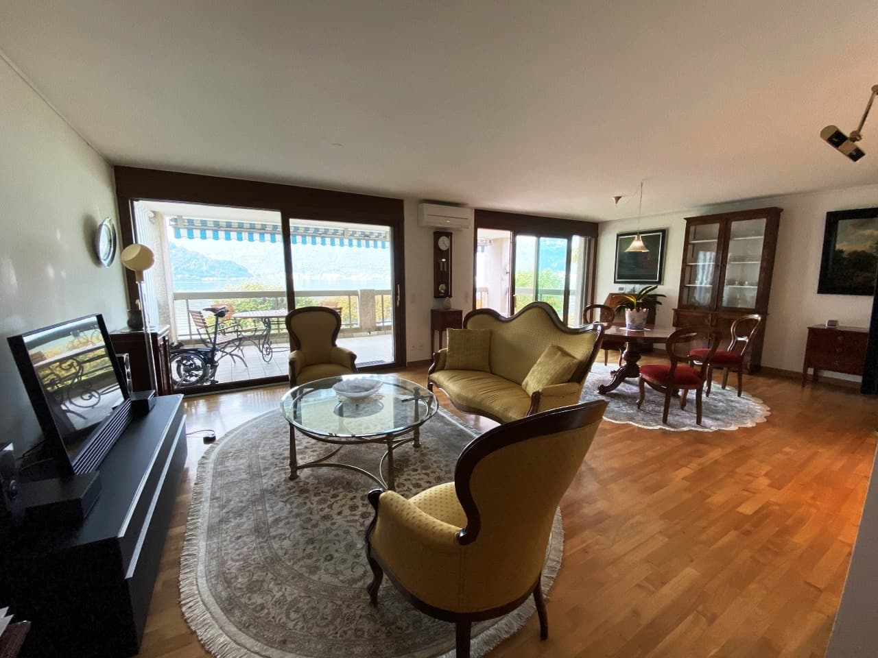 LUXURIOUS 4.5 ROOMS APARTMENT WITH LAKE VIEW