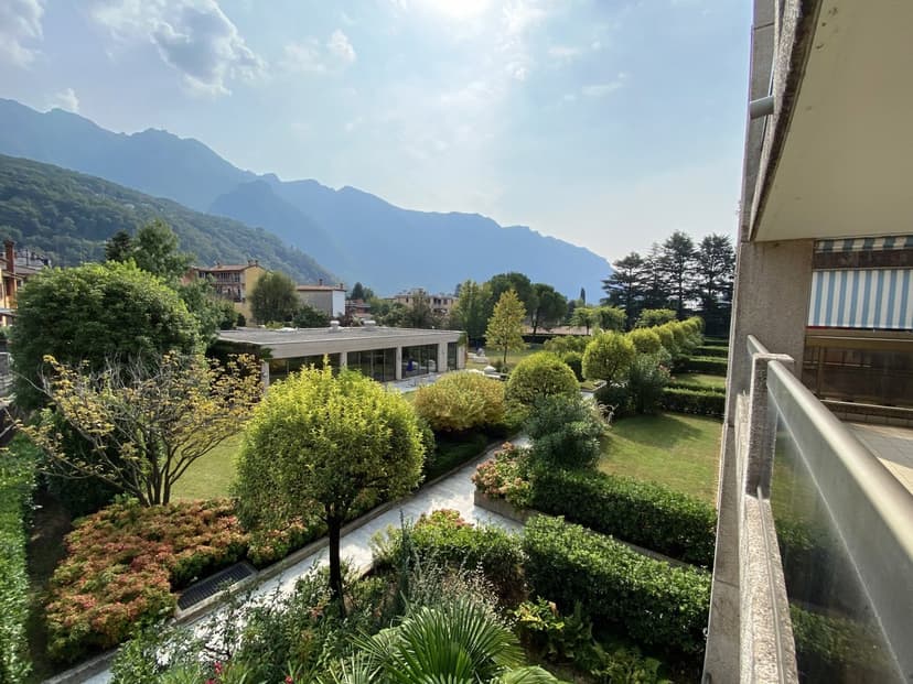 LUXURIOUS 4.5 ROOMS APARTMENT WITH LAKE VIEW