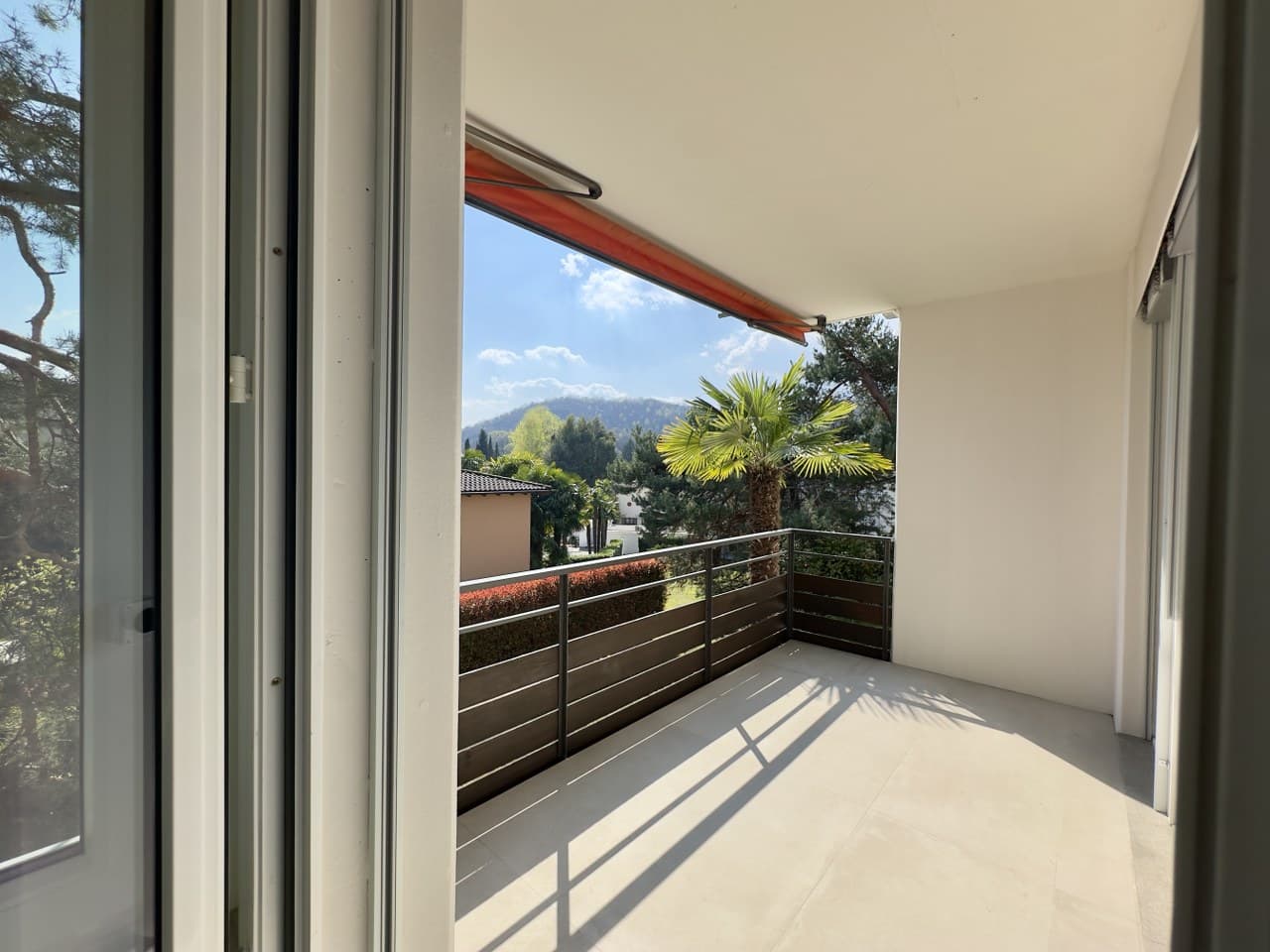 FULLY RENOVATED 4.5 APARTMENT - TOP FLOOR