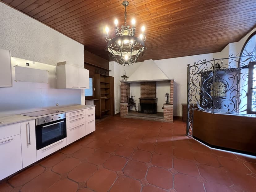 NICE 2.5 ROOM DUPLEX