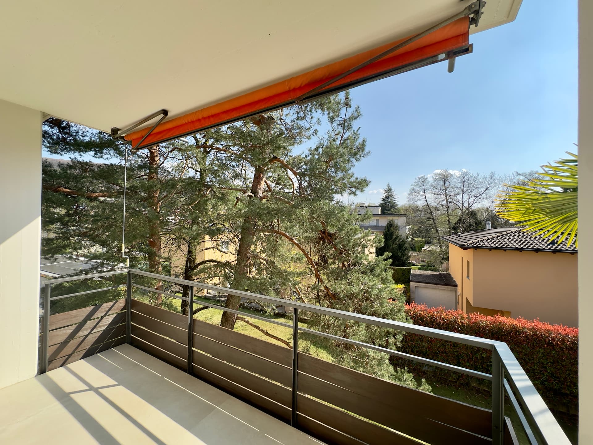FULLY RENOVATED 4.5 APARTMENT - TOP FLOOR
