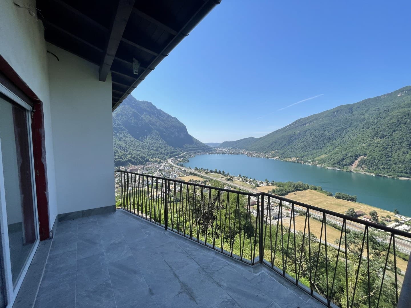  SINGLE-FAMILY HOUSE WITH PANORAMIC VIEW