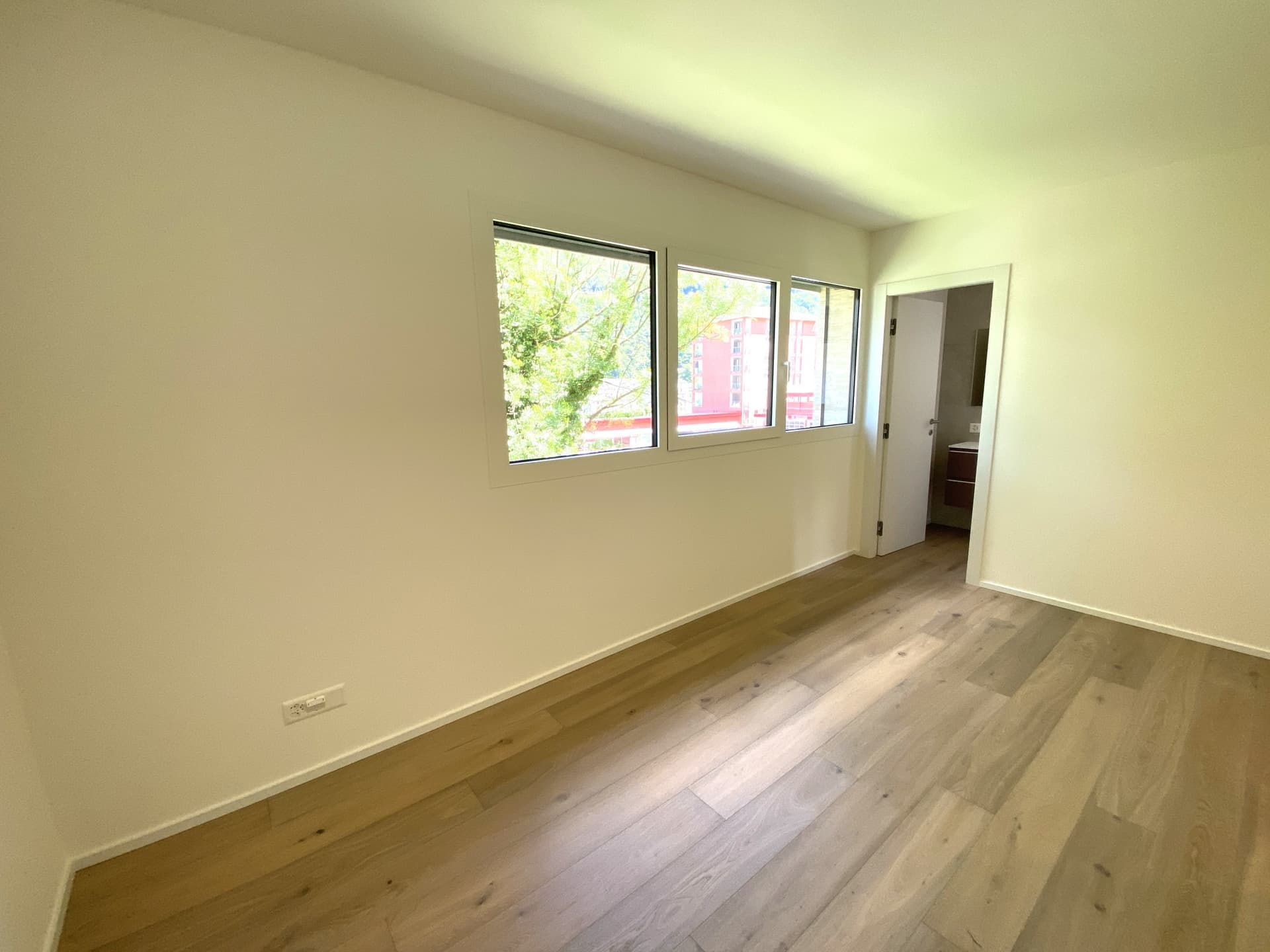 NEW 4.5-ROOM HOUSE WITH GARDEN