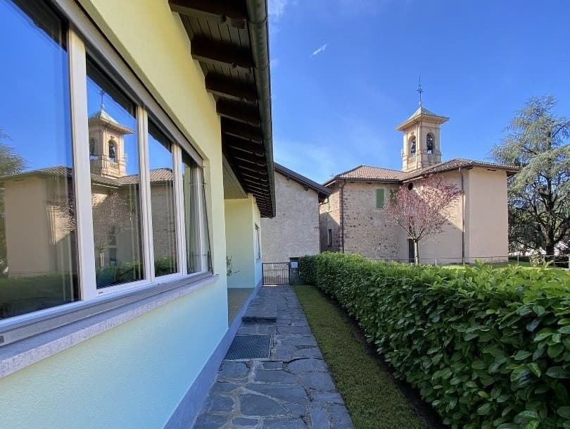 SINGLE-FAMILY HOME WITH 4.5 ROOMS