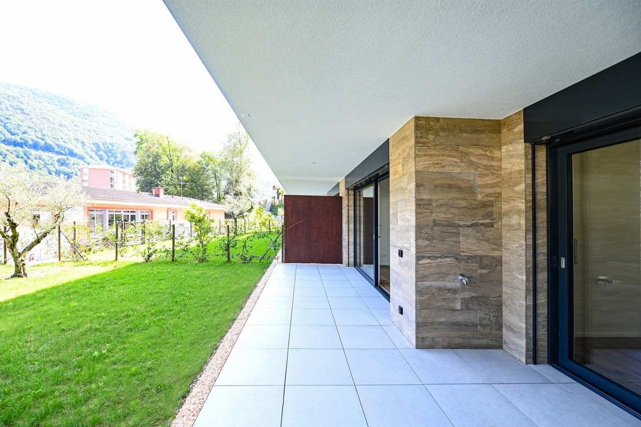 NEW 2.5 ROOMS APARTMENT FURNISHED WITH GARDEN