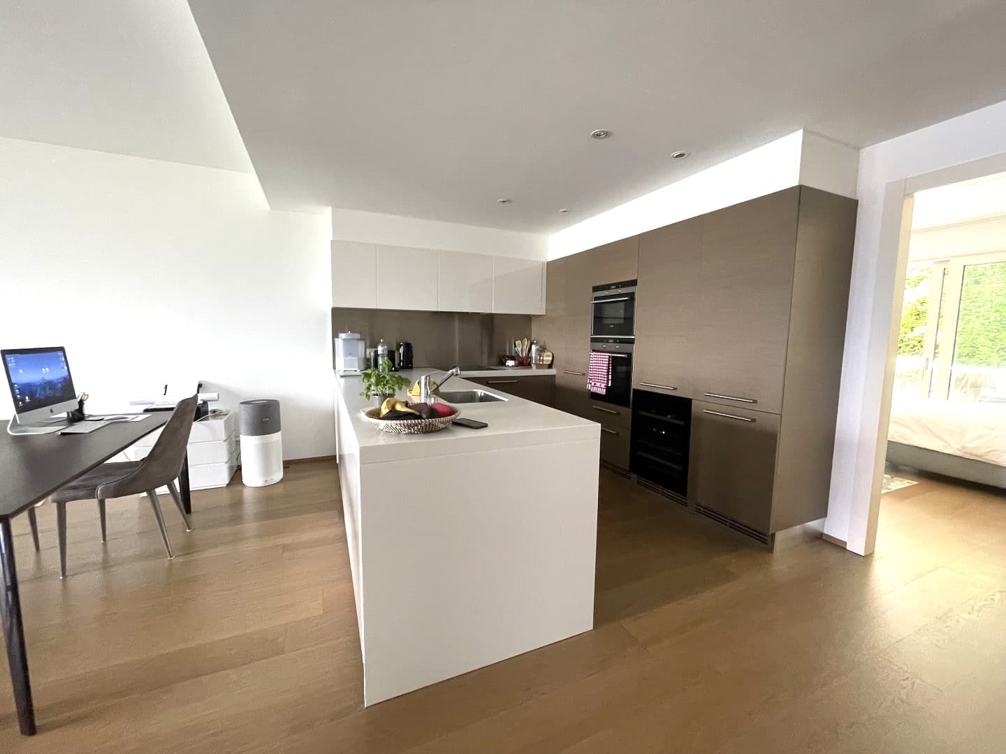 3.5 ROOM APARTMENT WITH MAGNIFICENT LAKE VIEW