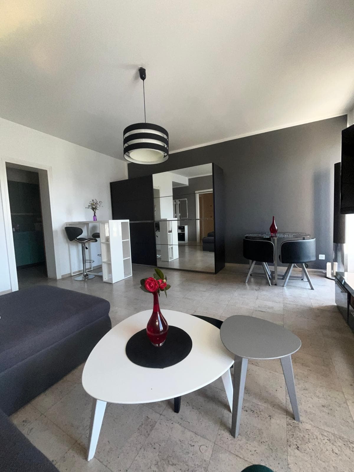 2.5 ROOM APARTMENT WITH WONDERFUL LAKE VIEW