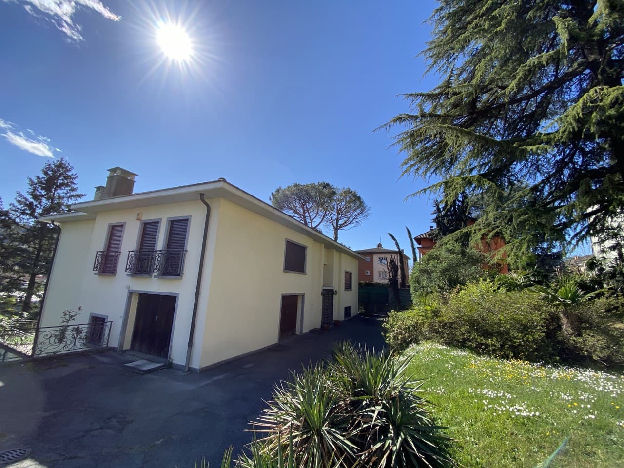 GREAT DEAL-PROPERTY WITH TWO VILLAS AND LARGE LAND