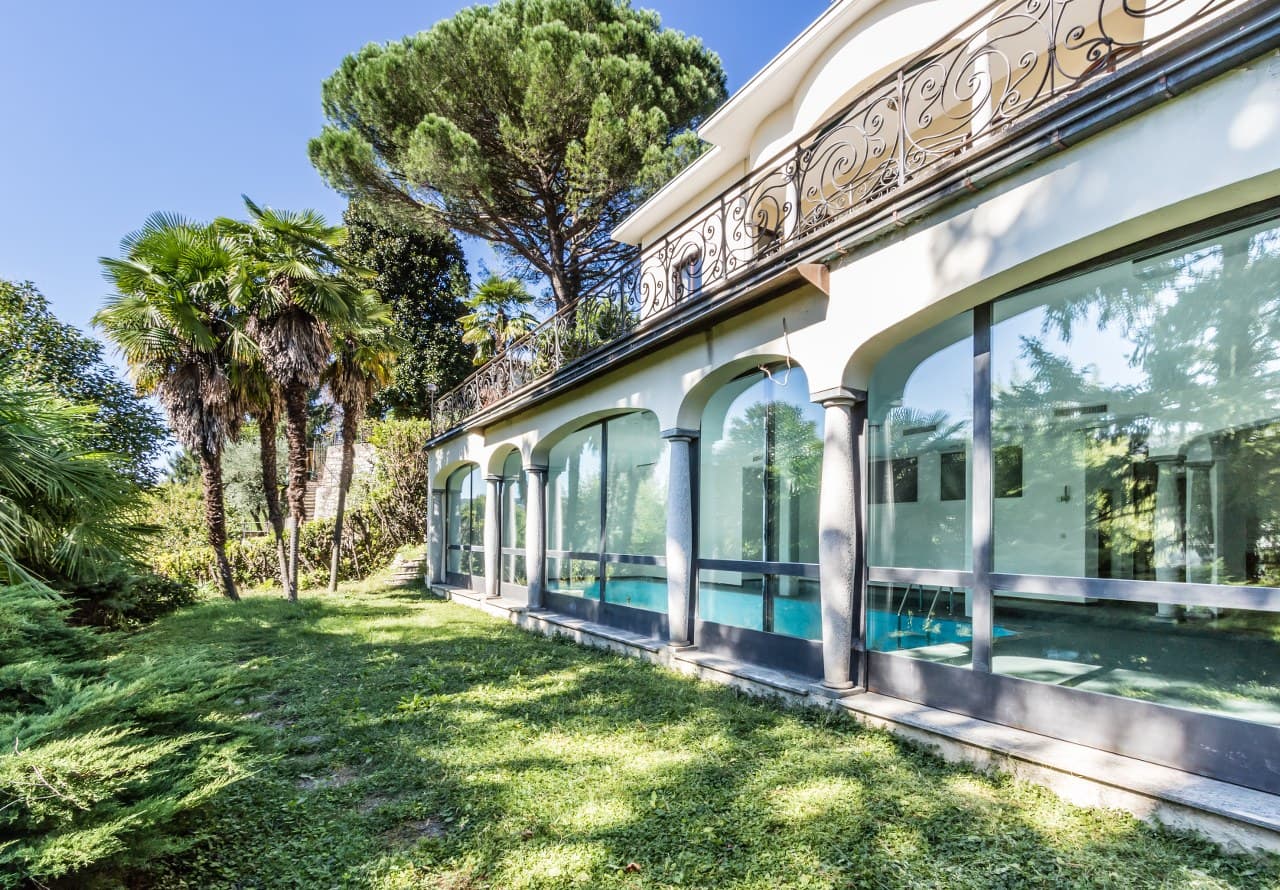 GREAT DEAL-PROPERTY WITH TWO VILLAS AND LARGE LAND