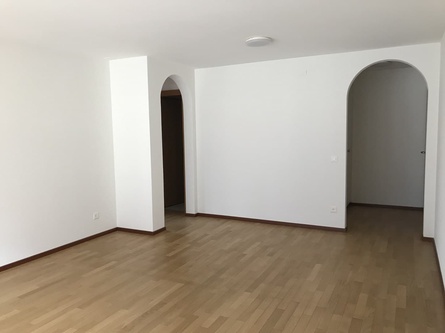 SUNNY 3.5 ROOM APARTMENT ON THE FIRST FLOOR