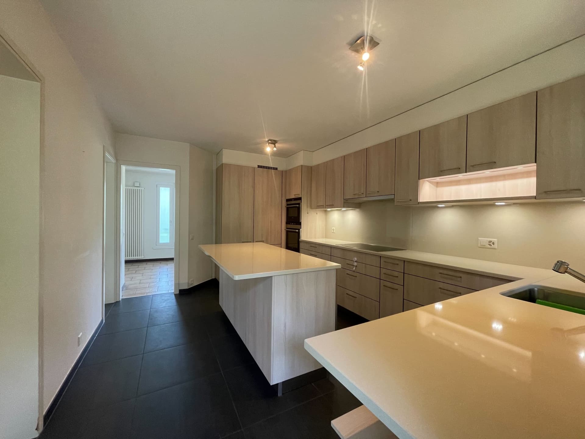 SINGLE-FAMILY HOME WITH 4.5 ROOMS