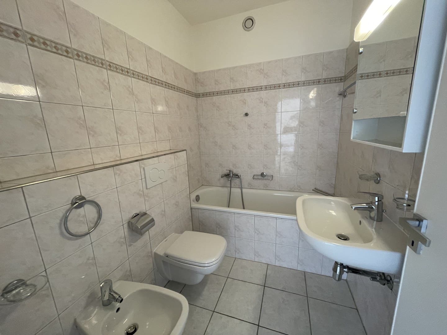 2.5 ROOM APARTMENT IN A QUIET RESIDENTIAL LOCATION