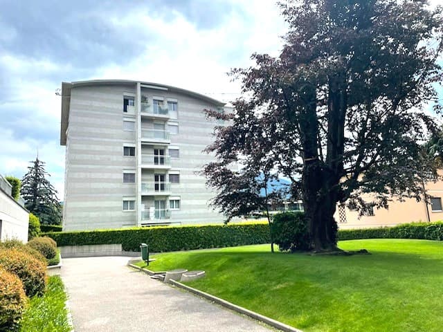 APPARTAMENTO ARREDATO 3.5 LOCALI CON GIARDINO PRIVATO
