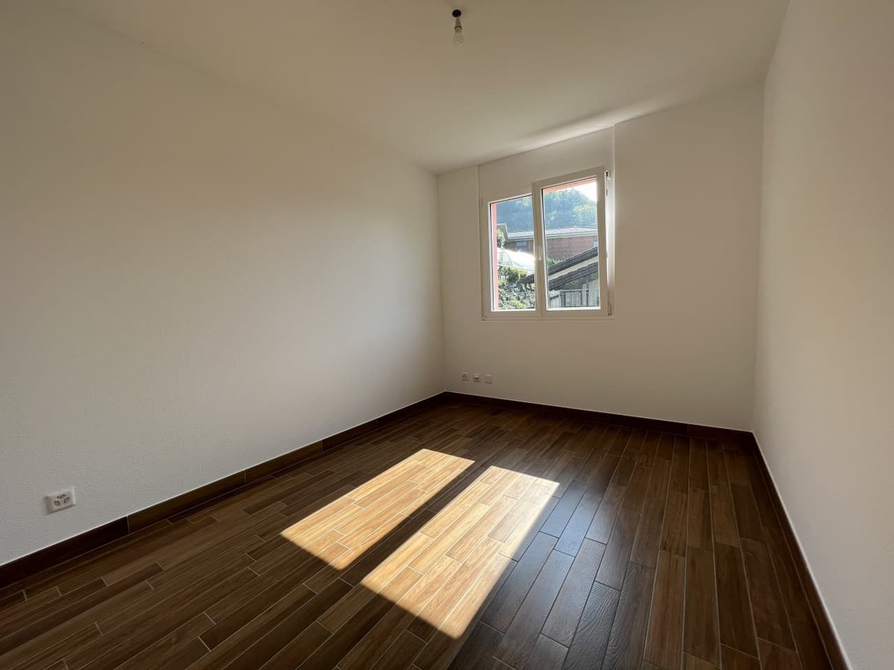 SOLIVA VILLA DI 5.5 LOCALI SUL LAGO