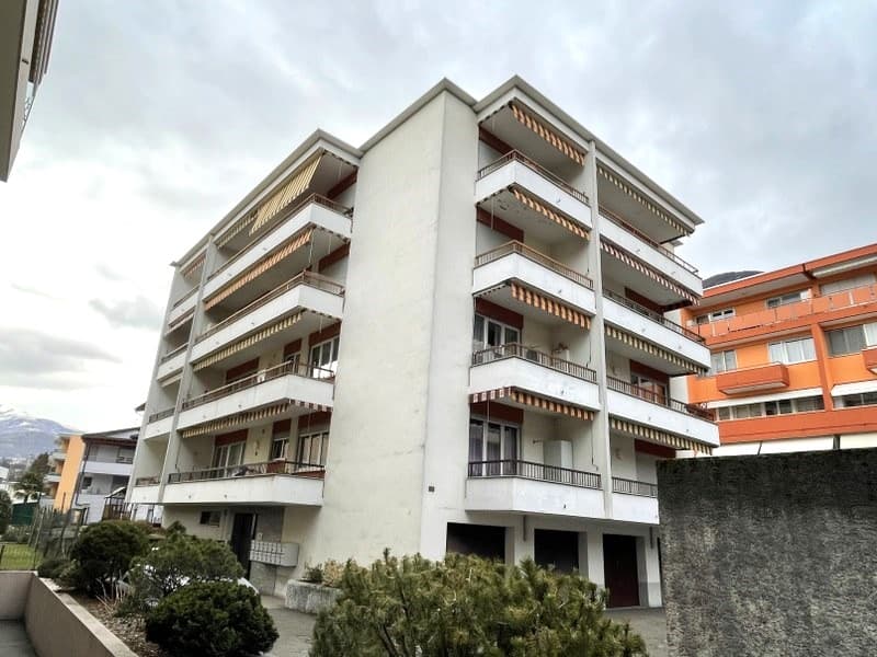 APPARTAMENTO 2.5 LOCALI CON BALCONE