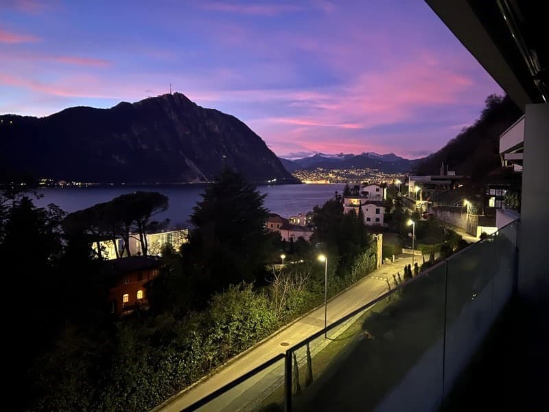 FAVOLOSO ATTICO DI NUOVA COSTRUZIONE, CON MERAVIGLIOSA VISTA LAGO