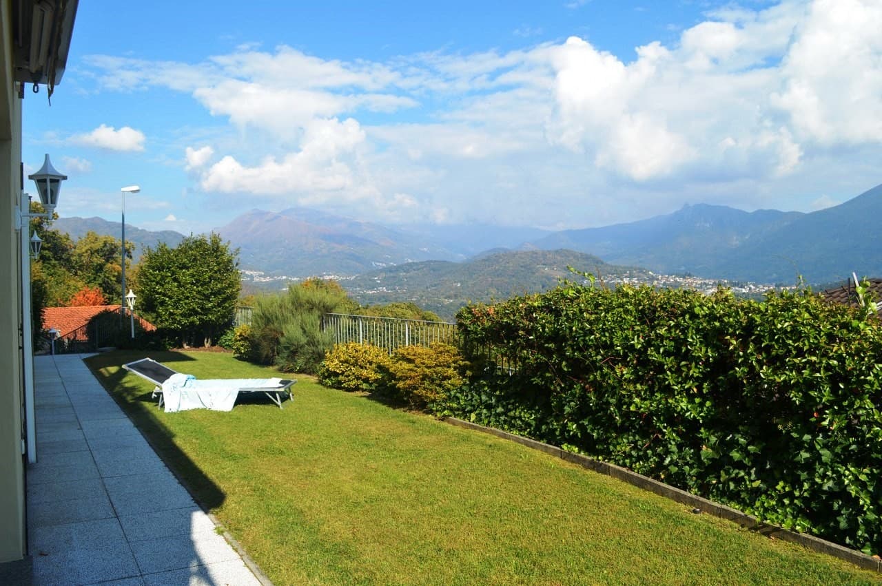 VILLA BIFAMILIARE CON SPLENDIDA VISTA PANORAMICA