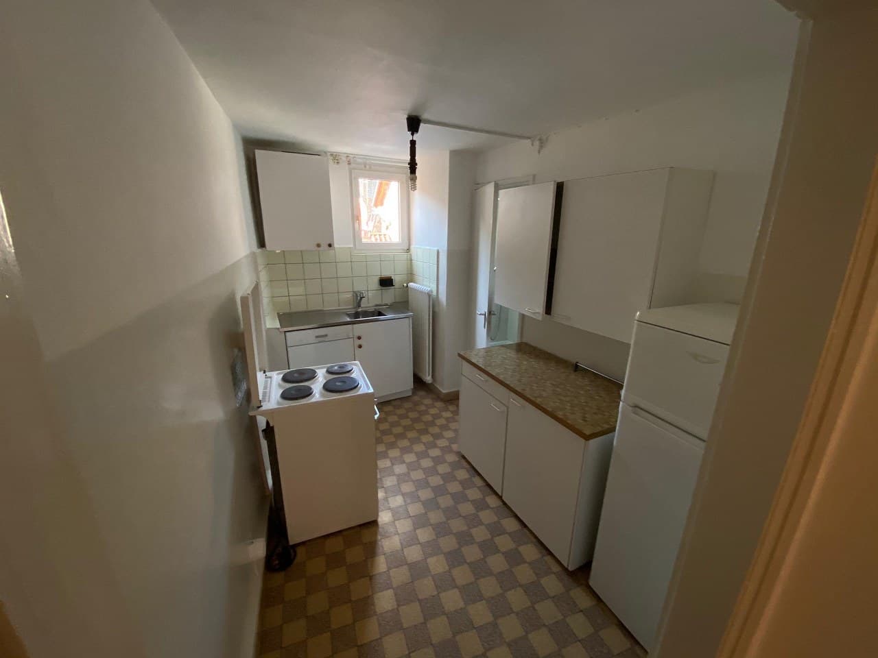 LOVELY 3.5 ROOM APARTEMENT IN A DETACHED HOUSE - IDEAL FOR SINGLES OR YUONG COUPLES