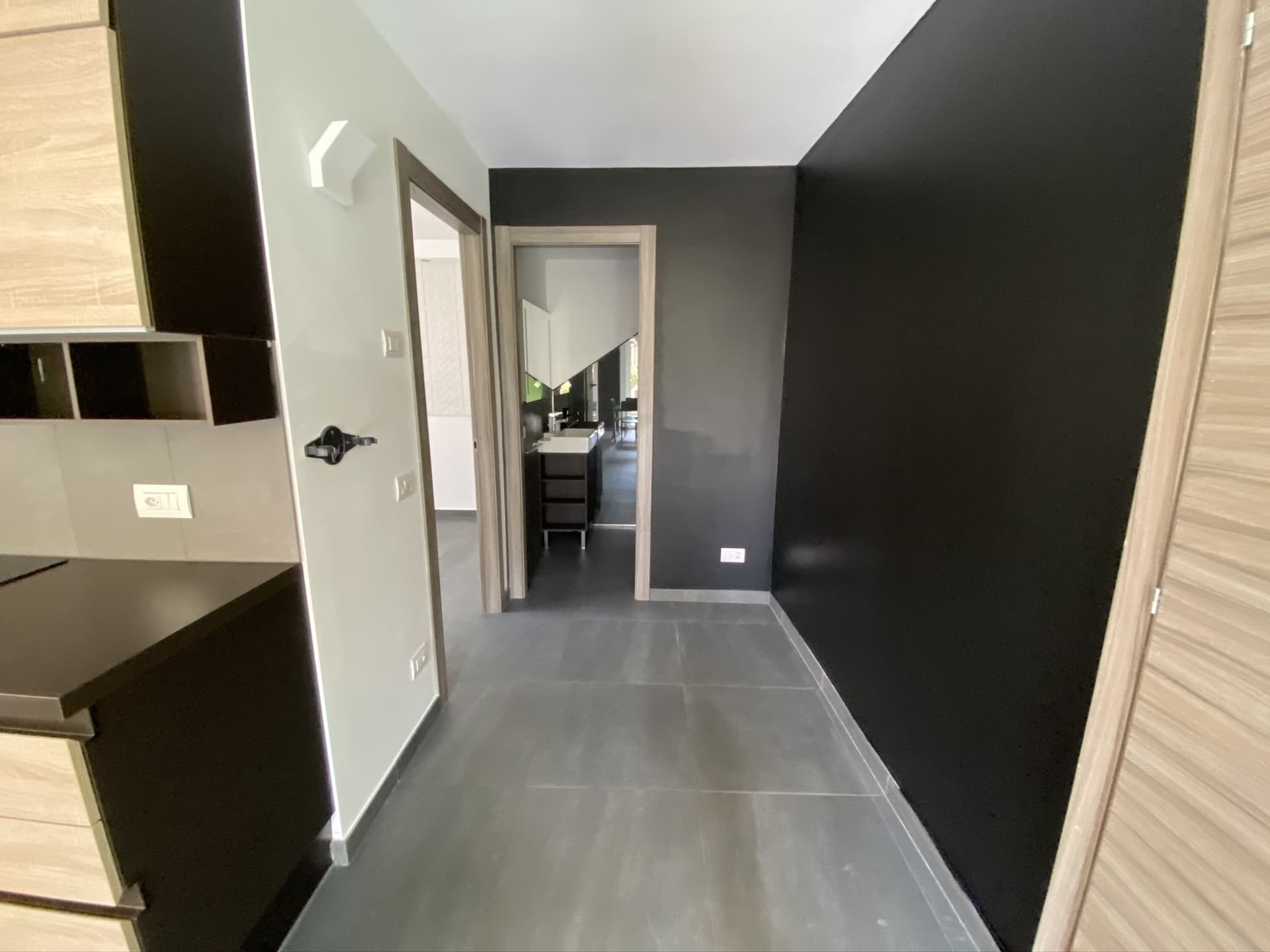 BRIGHT FAMILY HOME WITH TWO APARTMENTS