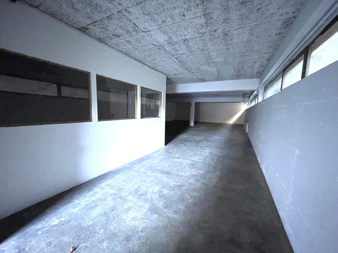 WAREHOUSE / COMMERCIAL SPACE