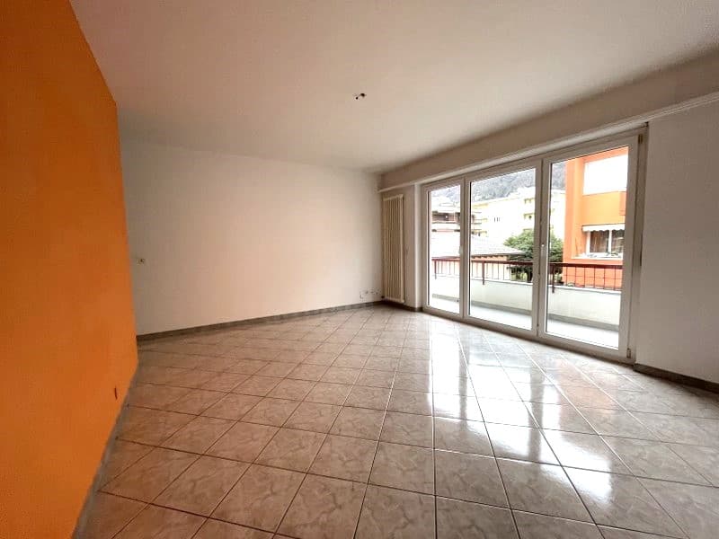 APPARTAMENTO 2.5 LOCALI CON BALCONE