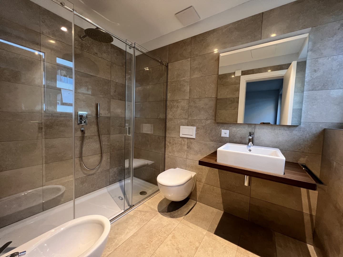 ATTICO DI 4.5 LOCALI CON SPLENDIDA VISTA LAGO