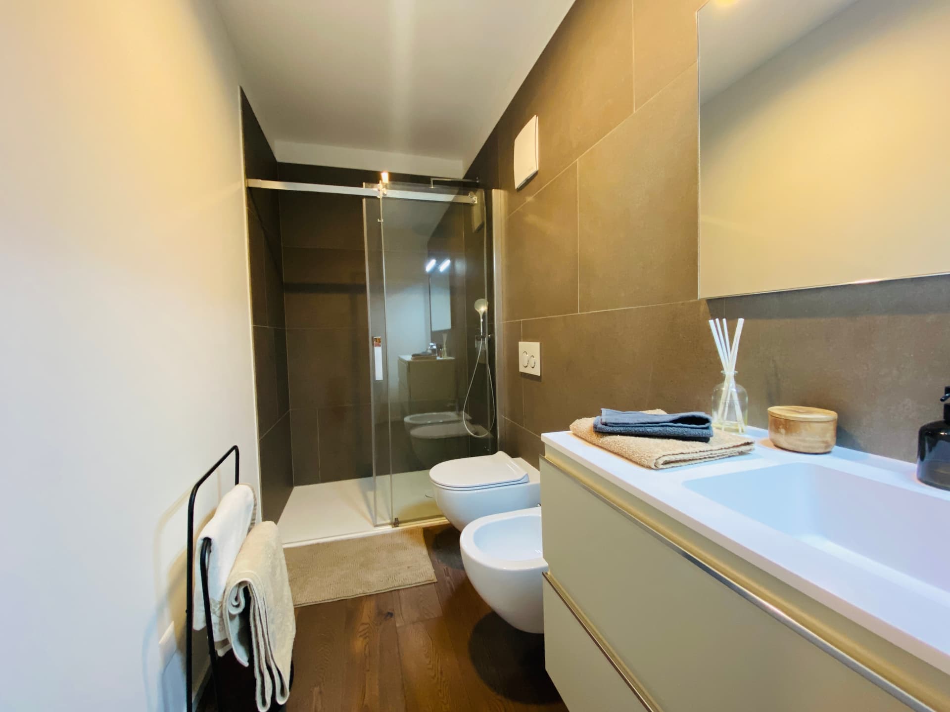 NUOVO APPARTAMENTO 3.5 LOCALI CON TERRAZZA E GIARDINO