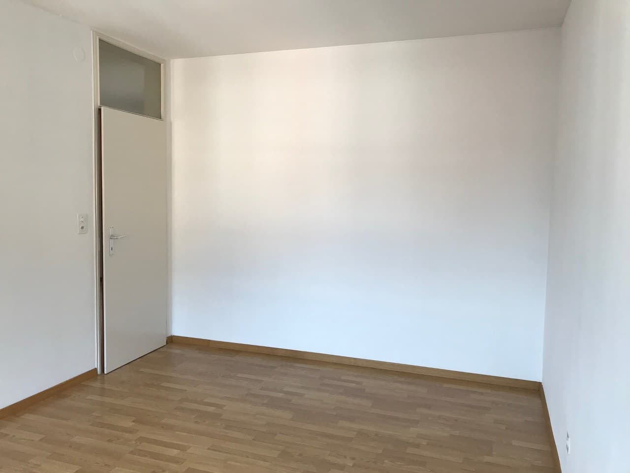 4.5 ROOM APARTMENT WITH PARTIAL LAKE VIEW