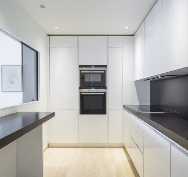 APPARTAMENTO 3.5 LOCALI CON GRANDE TERRAZZA E VISTA APERTA SULLE MONTAGNE