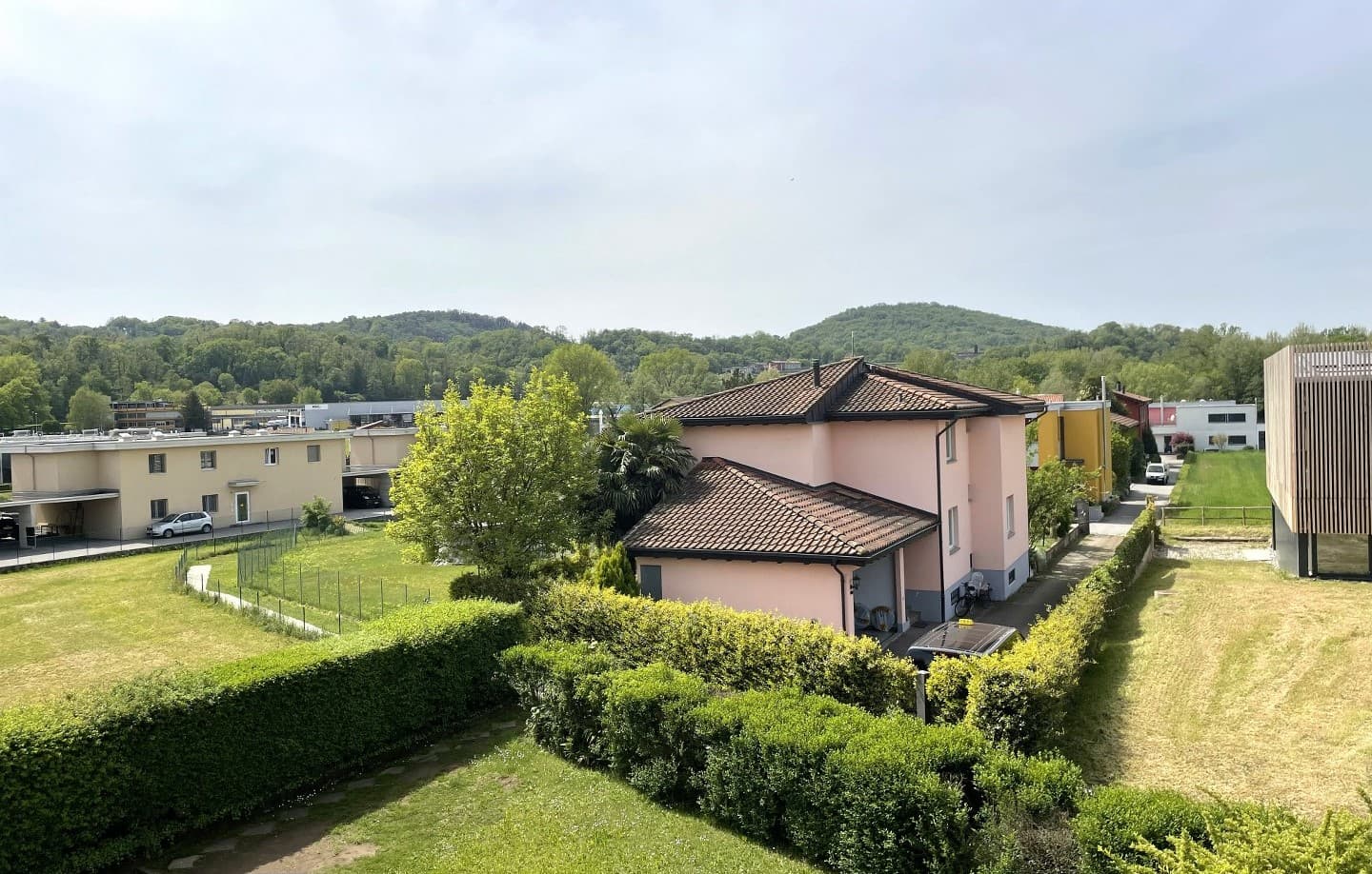 4.5-ROOM APARTMENT WITH OPEN VIEW OF THE LAND