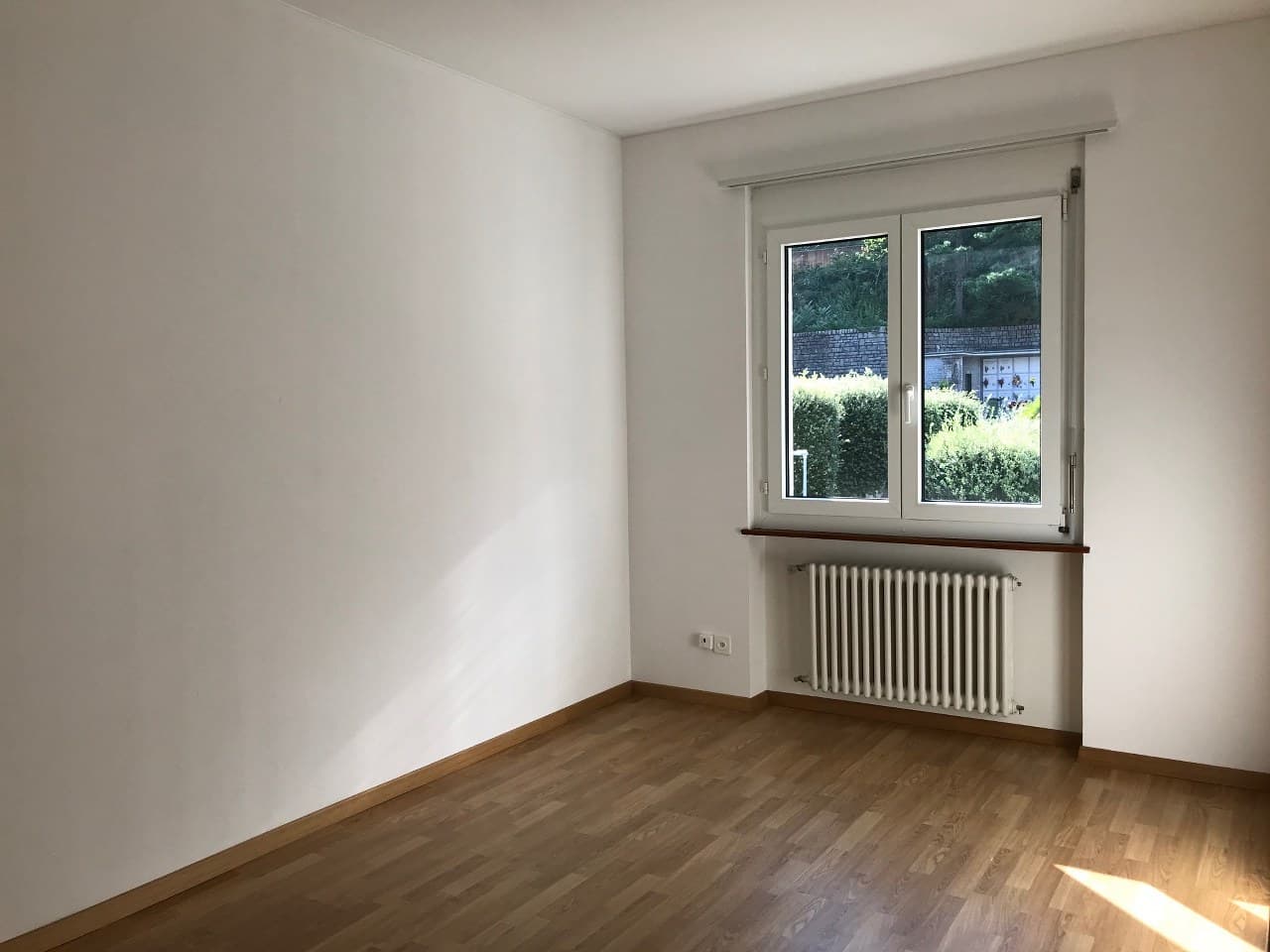 4.5 ROOM APARTMENT WITH PARTIAL LAKE VIEW
