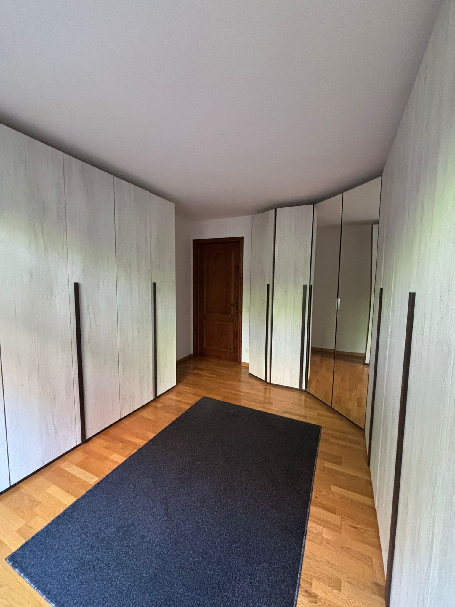 LUMINOSO APPARTAMENTO 3.5 LOCALI CON SPLENDIDA VISTA LAGO