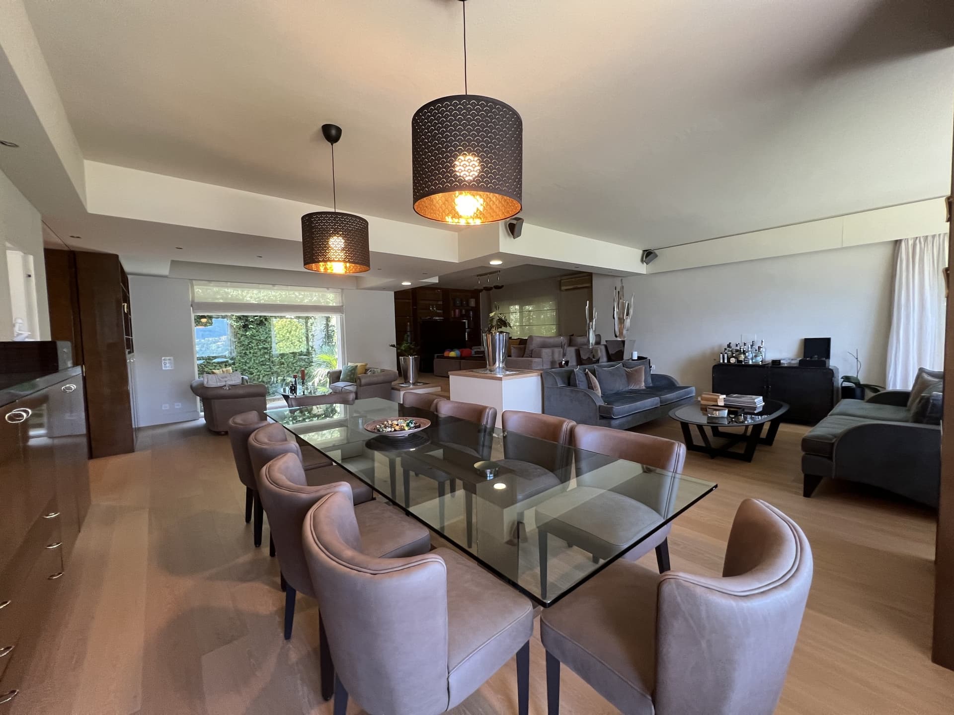 LUSSUOSA VILLA IN POSIZIONE PRIVILEGIATA