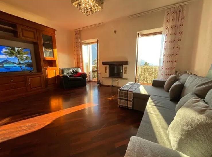 APPARTAMENTO 3.5 DUPLEX CON MERAVIGLIOSA VISTA LAGO