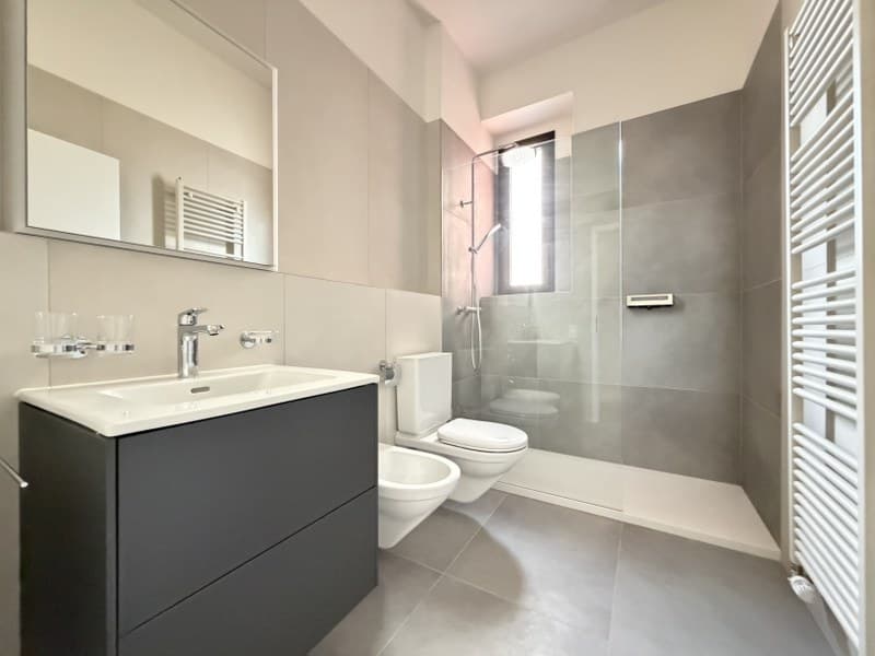 APPARTAMENTO COMPLETAMENTE RINNOVATO DI 2.5 LOCALI AL SECONDO PIANO CON BALCONE