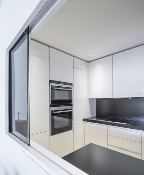 APPARTAMENTO 3.5 LOCALI CON GRANDE TERRAZZA E VISTA APERTA SULLE MONTAGNE