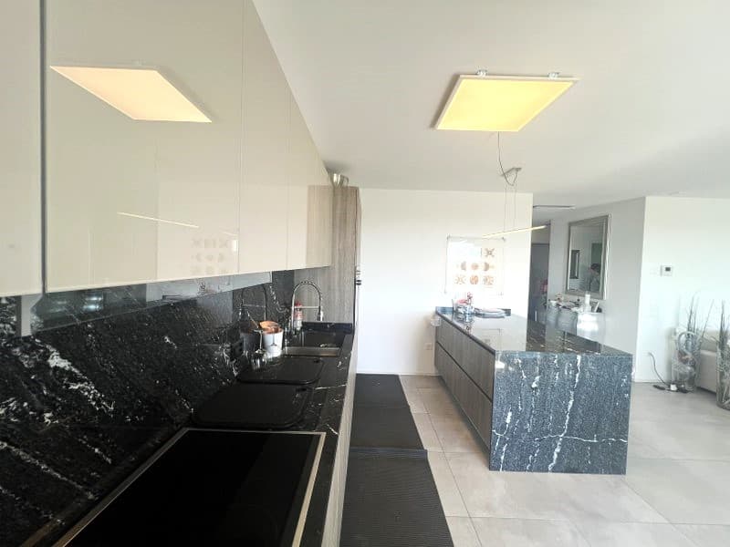 MODERN 4.5-ROOM APARTMENT IN A RESIDENTIAL AREA