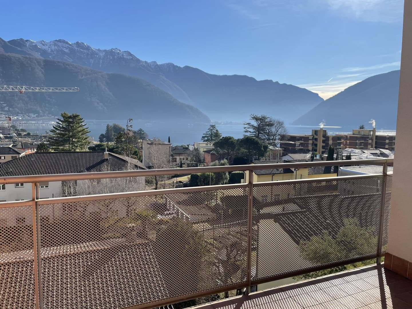 APPARTAMENTO 2.5 LOCALI AL SECONDO PIANO CON VISTA LAGO